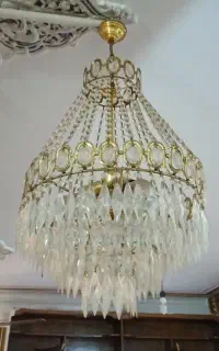 یک جفت لوستر کلاسیک و لوکس