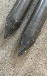 کارگر مسلط به جوشکاری و برش کاری