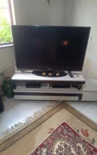 میز تلوزیو و گاز فر بفروش میرسد