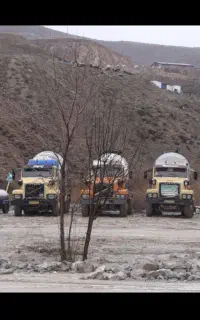 راننده تراک میکسر کار در معدن مس سونگون