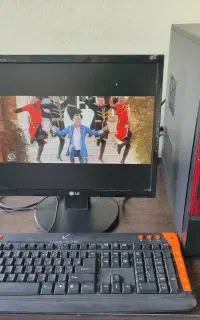 کامپیوتر ۲هسته ۵۷۰۰ رم ۴ ddr3 هارد ۳۲۰ گرافیک ۱