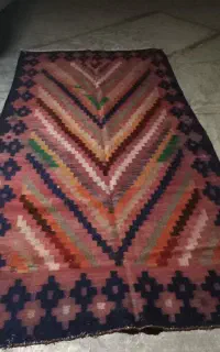 گلیم سنتی سالم و تمیز