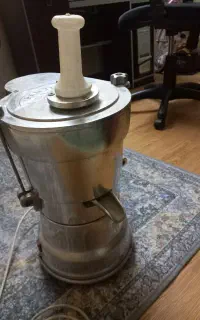 آبمیوه گیری صنعتی سفارشی در حد نو