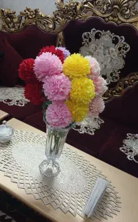 گلدان با گل  سالم و تمیز