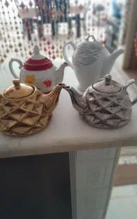 قوری ۳عدد سفید فروخته شد
