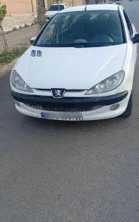 معاوضه فقط ۲۰۶ sd اتومات مدل ۸۹ سفید