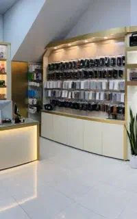 دکوراسیون داخلی مغازه موبایل فروشی