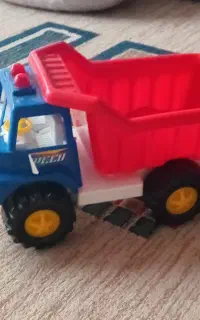 کامیون اسباب‌بازی باربری