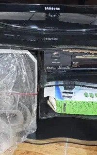میز تلویزیون شیشه ای