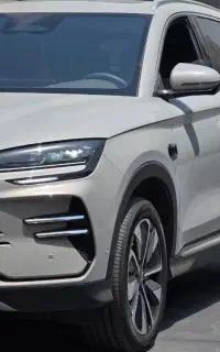 Byd سانگ پلاس با چشم خدا موکا