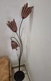 آباژور ایستاده