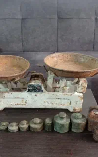 ترازوی قدیمی