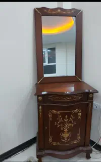 آینه و کنسول معرق کاری شده