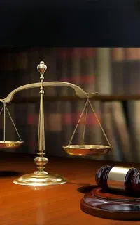 وکیل پایه یک دادگستری