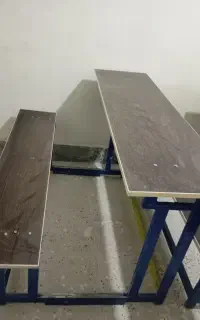تعدادی میزوصندلی