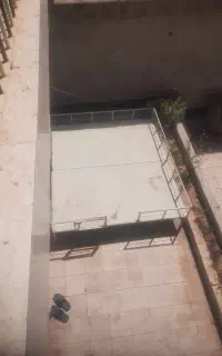 تخت اهنی بزرگ