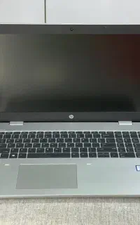 لپتاپ hp بسیار تمیز  با ویندوز ۱۱