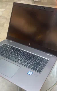 HP i7-8850H 32RAM 512SSD Quadro P1000