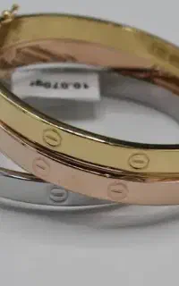دستبند طلا گم شده