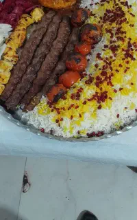 دو نفر نیرو خانم سالندار