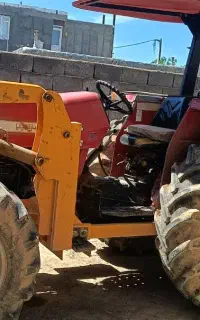 انجام کار کشاورزی کار با بیل