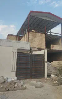 سه طبقه کوچه 10متری نیمه کاره تو کاریش مونده