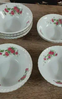 وسایل آشپزخانه چینی قدیمی گل سرخی گل سرخ