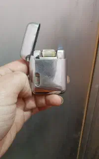فندک فلزی سنگین هم شارژی وهم گاز میخوره