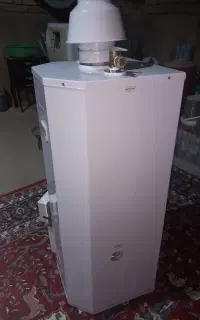 آبگرمکن ۵۰ لیتری در حد نو