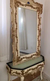 میز و آینه