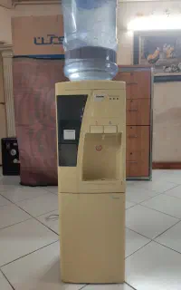 آبسرد کن یخچال دار نیکای کار کرده کاملا سالم
