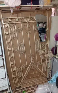 رخت آویز لباس گلدار
