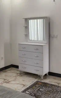 میز آرایشی با ۴ کشو