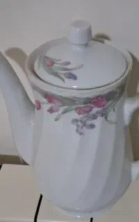 قوری چایی خوری
