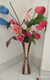گل مصنوعی با گلدان