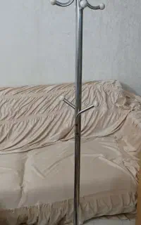 رخت آویز لباس ایستاده در حد نو