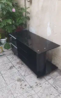 میز تلویزیون شیشه ای