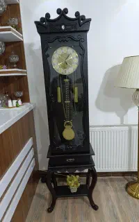 ساعت ایستاده پاندول دار