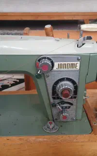 چرخ خیاطی جانومه