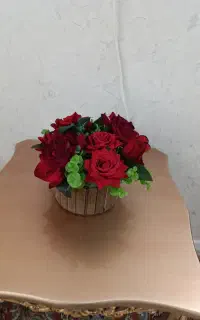 گل مصنوعی بسیار شیک باکس چوبی