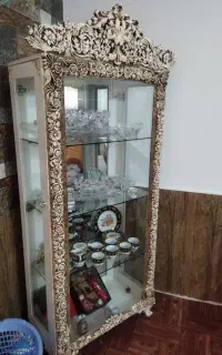 بوفه تاج دار