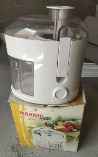 آب میوه گیری برقی