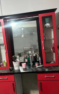 کمد آینه ای سالن آرایشگاه