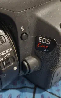 دوربین Canon Eos kiss x7i اصل ژاپن و لنز ۱۸ ۱۳۵