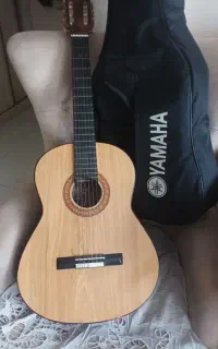 گیتار یاماها اصل در حد نو