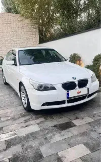 بی ام و ۵۲۵ بی رنگ