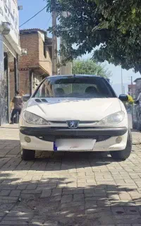 وی ۸ مدل ۹۸