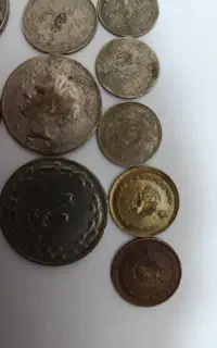 بیست و سه سکه شاهی و قدیمی