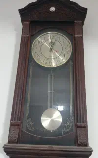 ساعت دیواری طرح چوب