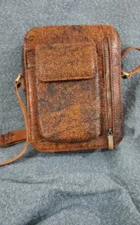 کیف کراس دست دوز چرم بوفالو